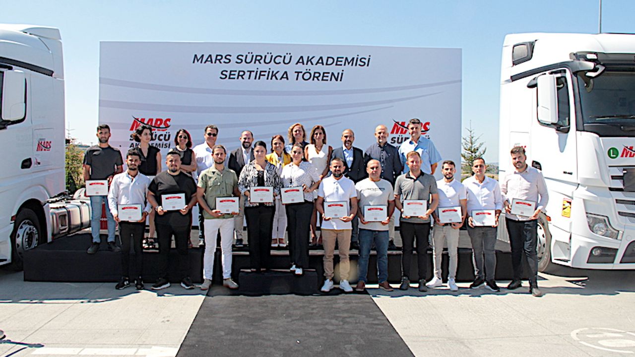 Mars Sürücü Akademisi mezunu 12 Tır şoförü yola çıkıyor