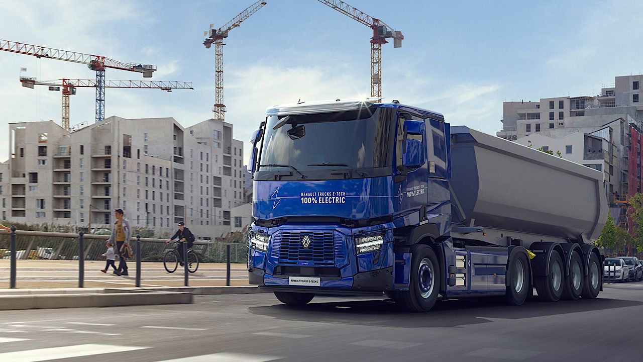 Renault Trucks E-Tech T ve C elektrikli kamyonlar yeni logo ile tanıtıldı