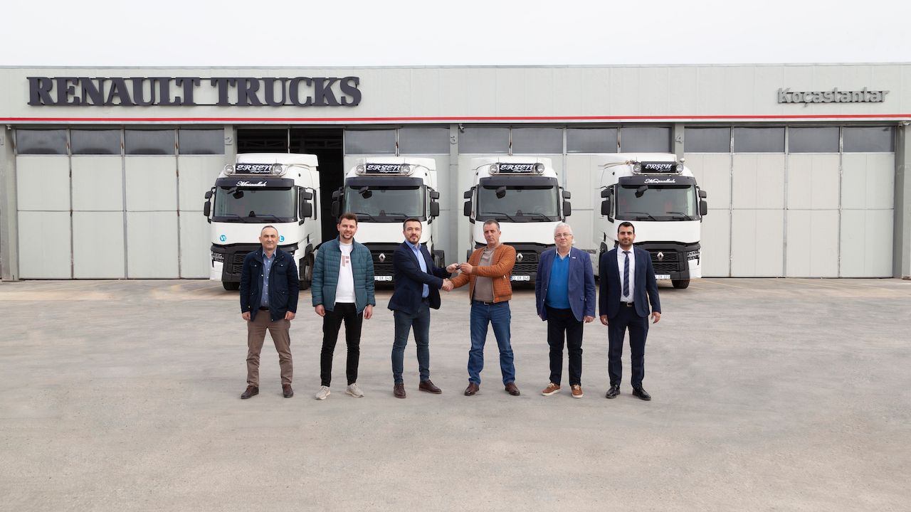 Renault Trucks Edirne Bayi ilk teslimatını Erşen Lojistik'e yaptı
