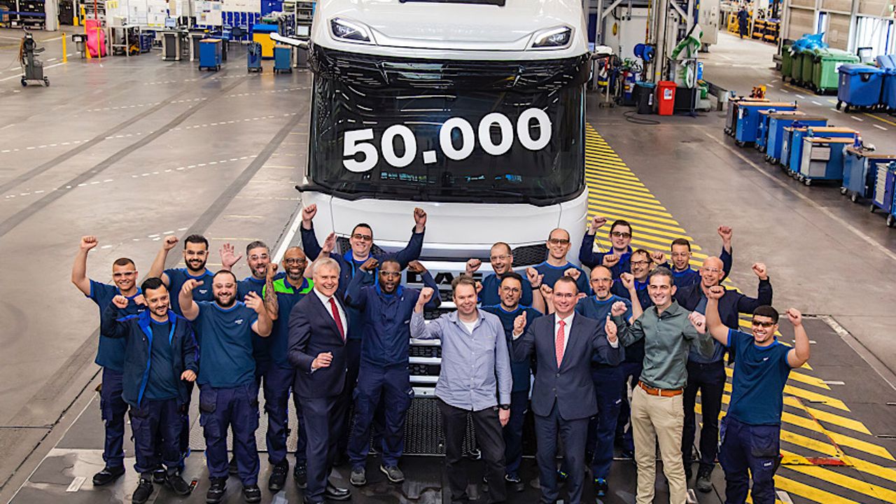 DAF 50 bininci yeni nesil kamyonunu teslim etti
