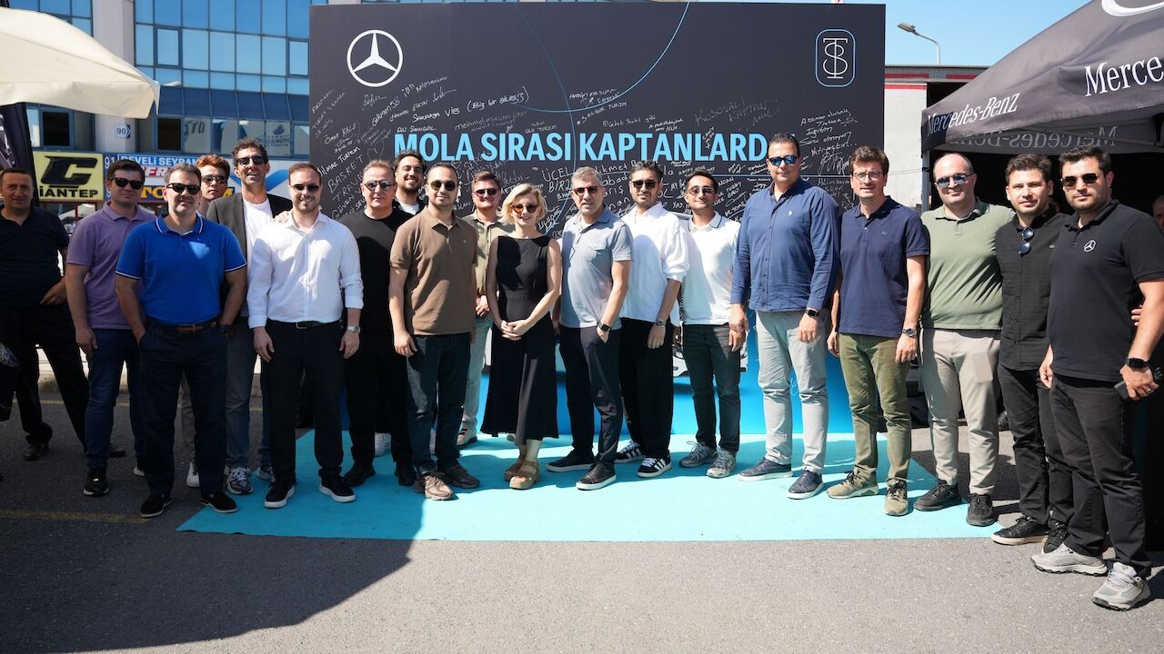 Mercedes Sağlık Tır'ı otobüs kaptanlarıyla buluştu