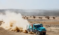 IVECO Petronas Dakar'da 3 kamyonuyla ilk 10'da