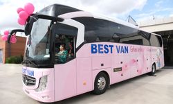 Best Van, pembe Mercedes otobüsü ile meme kanseri için yola çıkıyor