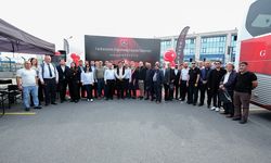 Mercedes-Benz Türk, Cumhuriyet’in 100’üncü yılını otobüs kaptanlarıyla kutladı