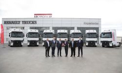 Renault Trucks'tan ARCLOG'a 100 adetlik teslimat