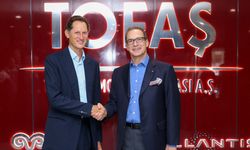 Tofaş fabrikası Stellantis ve Koç Holding üst yönetimini ağırladı