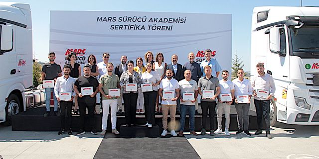 Mars Sürücü Akademisi mezunu 12 Tır şoförü yola çıkıyor