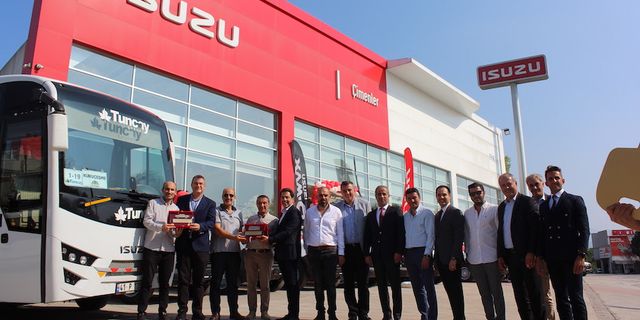 Anadolu Isuzu Tuncay Seyahat'e 75 araç teslim etti