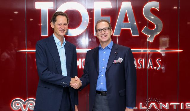 Tofaş fabrikası Stellantis ve Koç Holding üst yönetimini ağırladı