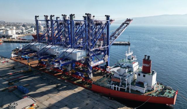 DP World Evyap'tan Körfez Terminali'ne son teknoloji rıhtım vinci yatırımı