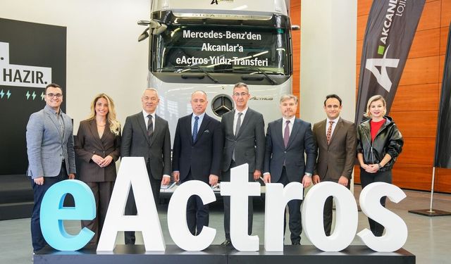 Akcan Holding eActros 600 ve eActros 300 kamyonları filosuna ekledi