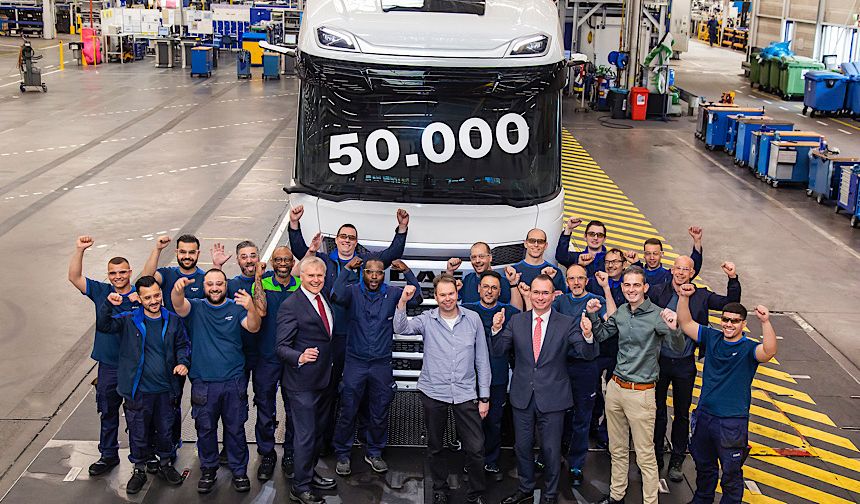 DAF 50 bininci yeni nesil kamyonunu teslim etti