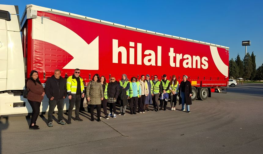 Türkiye’nin ilk üniversite sertifikalı sürücüleri UND'nin öncülüğünde direksiyona geçtiler