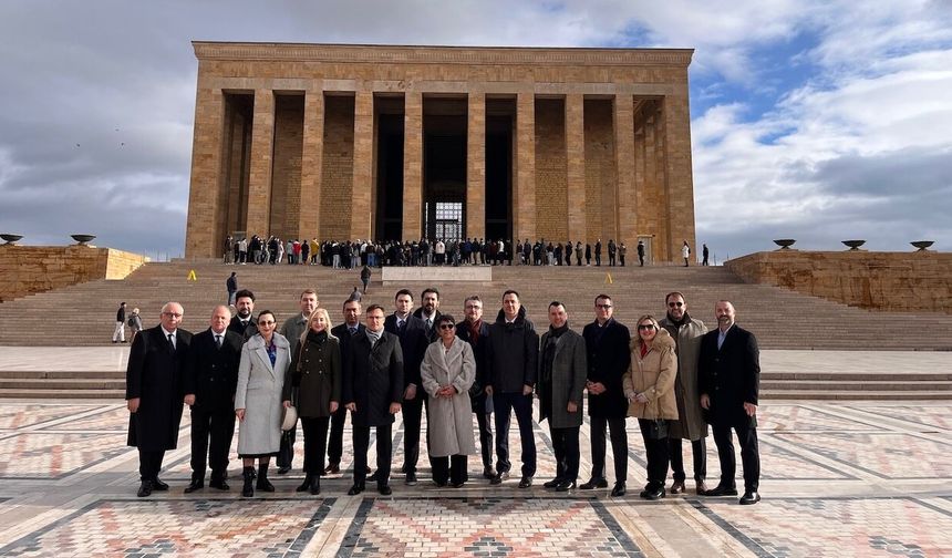 UTİKAD'dan Anıtkabir ziyareti