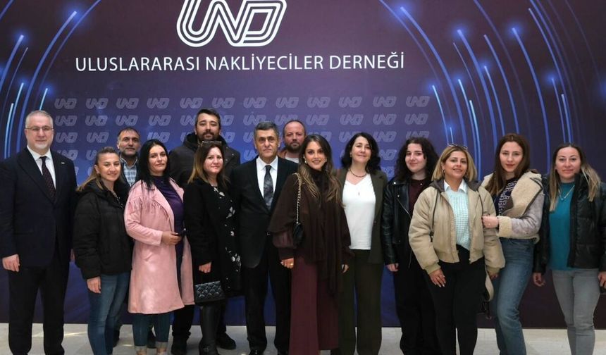 UND Kadın Tır Sürücü Akademisi 2. Dönem Mezunlarını Verdi