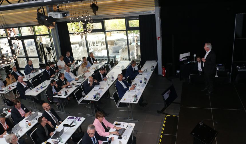 Schmitz yapay destekli yeni servis asistanı Dr. Cool’u tanıttı