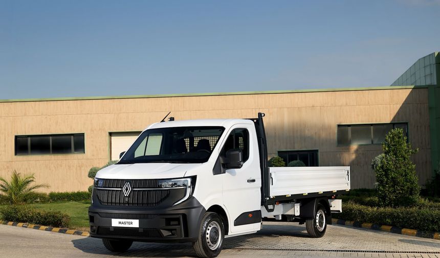 Renault Master Minibüs ve Master Kamyonet’in yeni açık kasa seçeneği kullanıcılarla buluşuyor