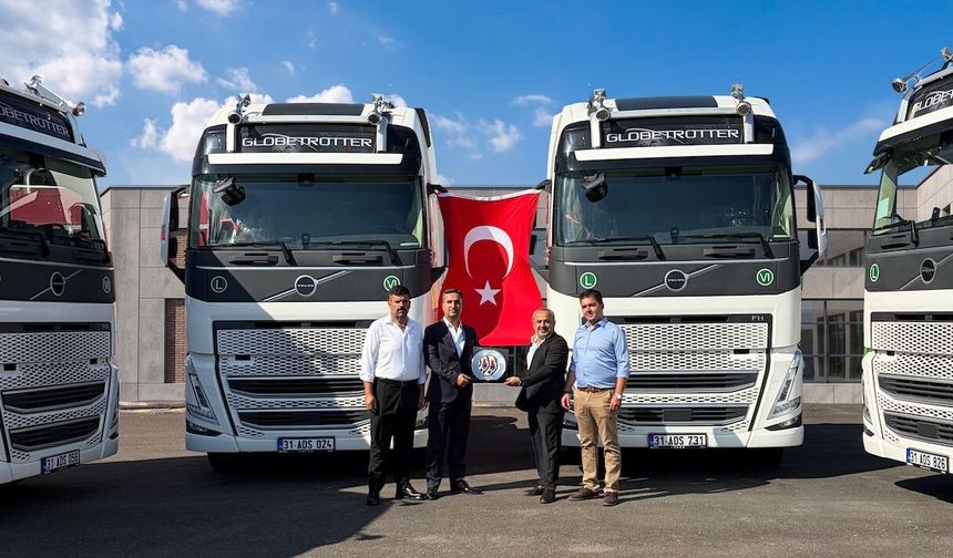 Volvo Trucks’tan ADES Uluslararası Nakliyat’a  30 Adet Volvo FH 500